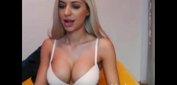  Sexy Snapchat Girl showing off her assets on cam - Livebaes.com